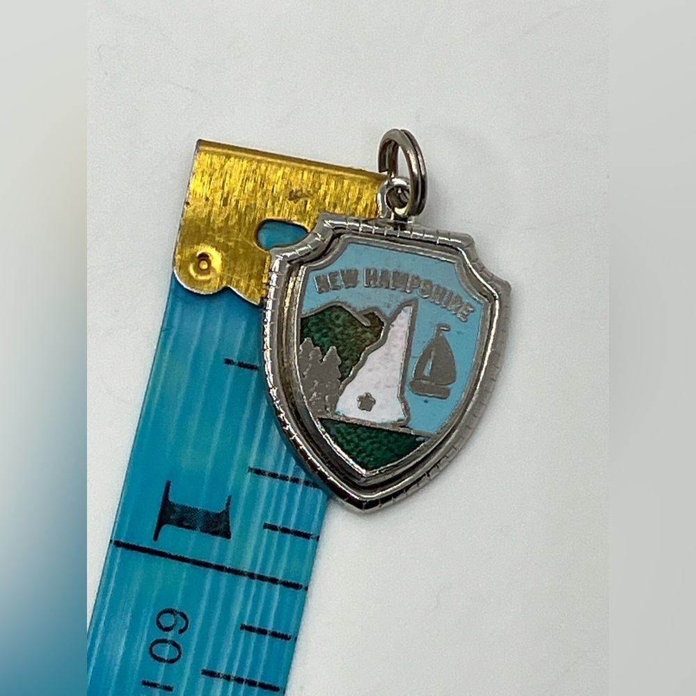 Vtg Sterling Silver & Enamel New Hampshire Travel Sheild Souvenir Charm | .8” L - Picture 5 of 6